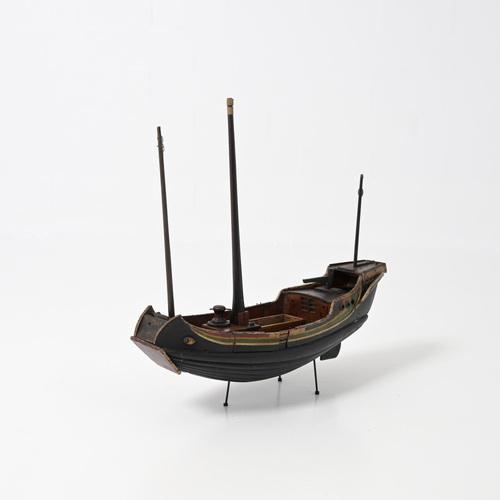 Scale Model of an Ancient Chinees Vessel For Sale - Image 6 of 18