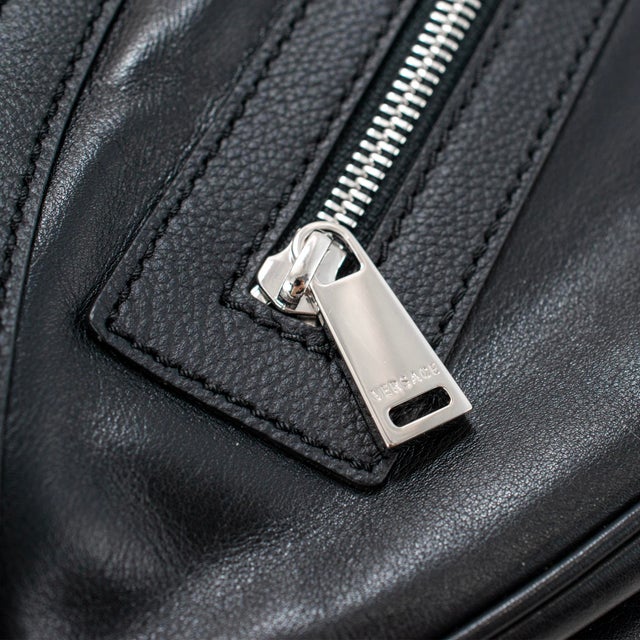 Versace Repeat Hobo Medium Black Leather Silver Hardware Shoulder Bag For Sale - Image 13 of 16