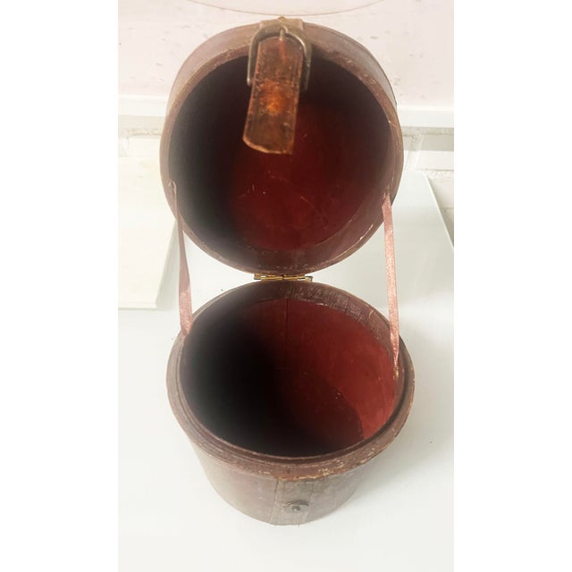 Vintage Minature Mens Leather Hatbox For Sale In New York - Image 6 of 7