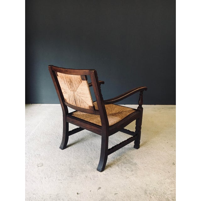 Low Arts & Crafts Oak & Rush Armchair, Belgium 1920s For Sale - Image 6 of 18