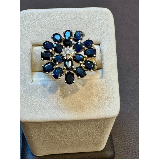 2.5 Carat Oval Blue Sapphire and Diamond Cocktail Ring in 14 Karat Gold Estate For Sale - Image 10 of 18