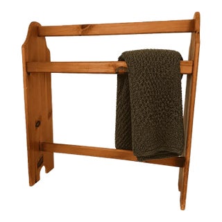 Vintage Knotty Pine Quilt Rack, 3-Rail Blanket Stand For Sale