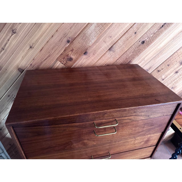 Jens Risom Jens Risom 1960s Mid-Century Modern 2 Piece Walnut Wood Stacking Dresser For Sale - Image 4 of 6