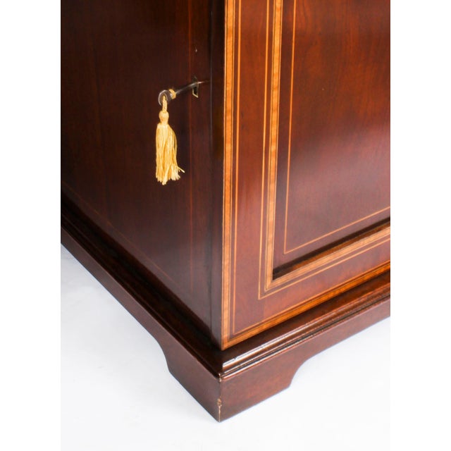 19th Century Victorian Flame Mahogany Partners Pedestal Desk For Sale - Image 14 of 18