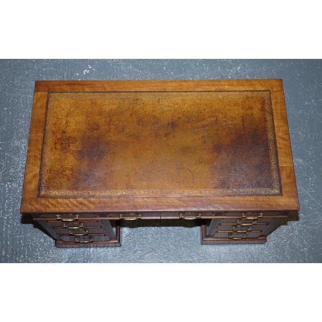 Antique Pedestal Writing Desk by Edwardian Maple & Co, 1890 For Sale - Image 10 of 18