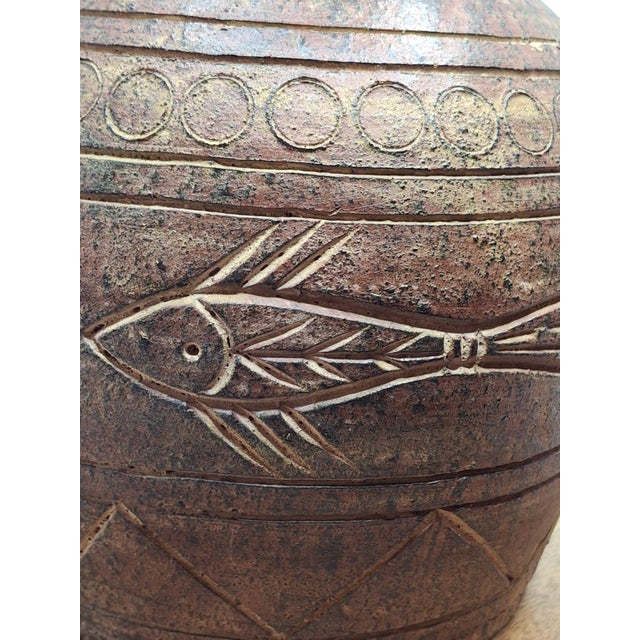 Mid 20th Century Kenyan Kisii Soapstone Vase With Incised Fish and Geometric Motifs - Hand-Carved For Sale - Image 4 of 11