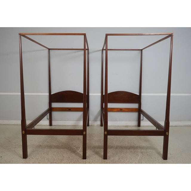 Age: Approx: 50 Years Old Details: Bolted Rail Construction High Quality Construction Traditional Style Bench Made Hand...