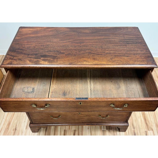 Antique English George III Mahogany Chest of Drawers For Sale - Image 12 of 17