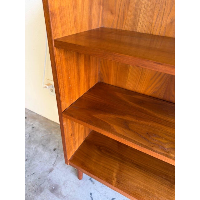 Wood Mid-Century Danish Modern Teak Bookcase Cabinet – Open Shelving 1960s For Sale - Image 7 of 7