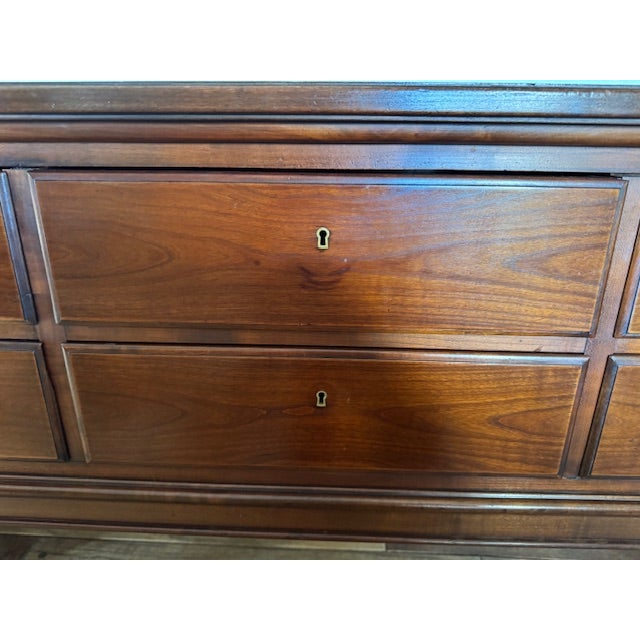 Antique English Mahogany Sideboard / Server, C. 1905 — 6 Drawers, 61″ W For Sale In New York - Image 6 of 13