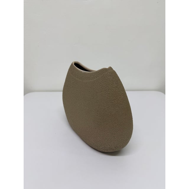 2000 - 2009 Modernist Haeger Ceramic Textured Vase, 2003 For Sale - Image 5 of 16