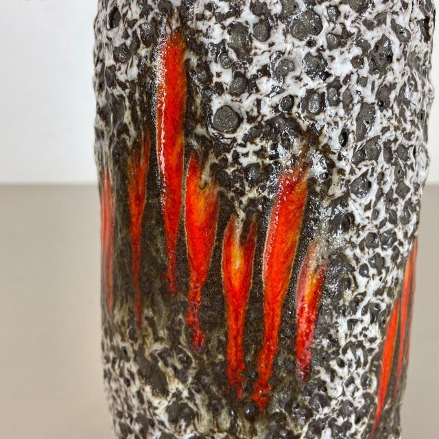 Zig Zag Lora Fat Lava Vase attributed to Scheurich, Germany, 1970s For Sale - Image 11 of 18