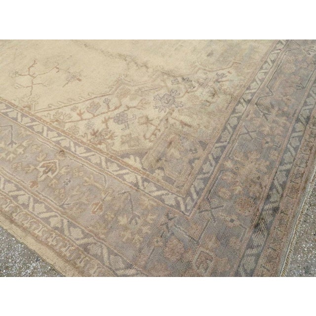 Galerie Shabab Collection Early 20th Century Turkish Oushak Room Size Carpet For Sale In New York - Image 6 of 7