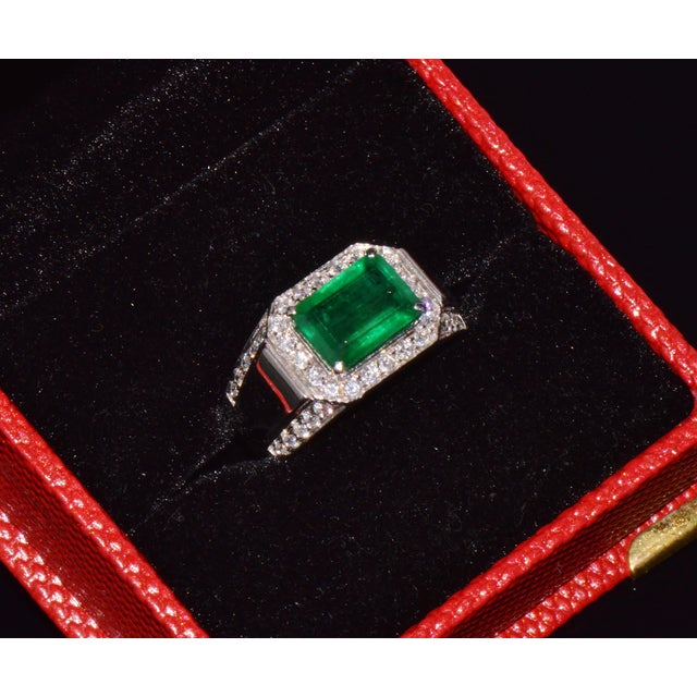 Certified Natural 2.91cts vs F Diamond Emerald 18k Solid Gold Mens Womens Band Ring, Size 8 For Sale - Image 15 of 16