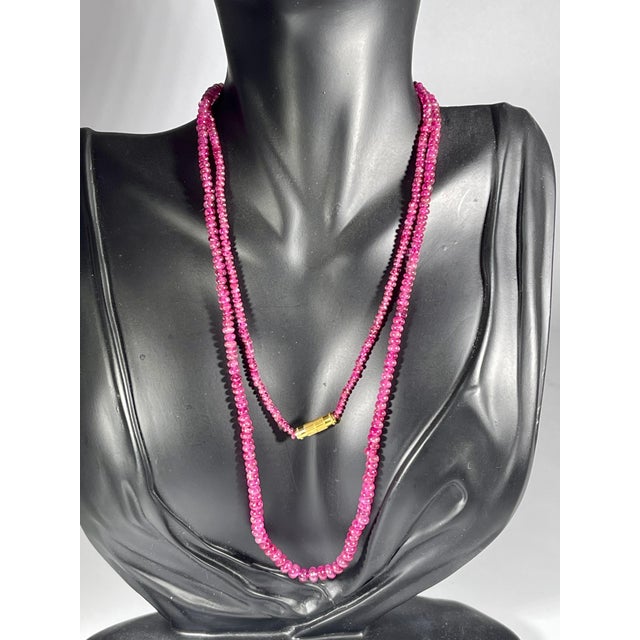Natural 100 Carat Natural Ruby Bead Single Strand Necklace with Silver Clasp For Sale - Image 11 of 18