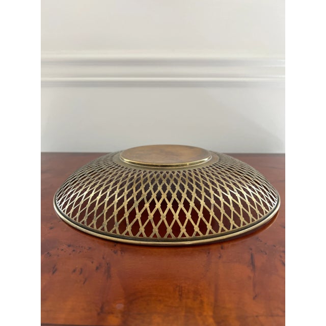 Traditional Vintage Diamond Motif Brass Basket For Sale - Image 3 of 6