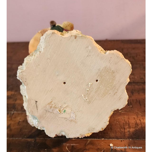 Very Detailed & Colorful Resin Holiday Christmas Statue of Santa Claus, 1990s For Sale In New York - Image 6 of 7