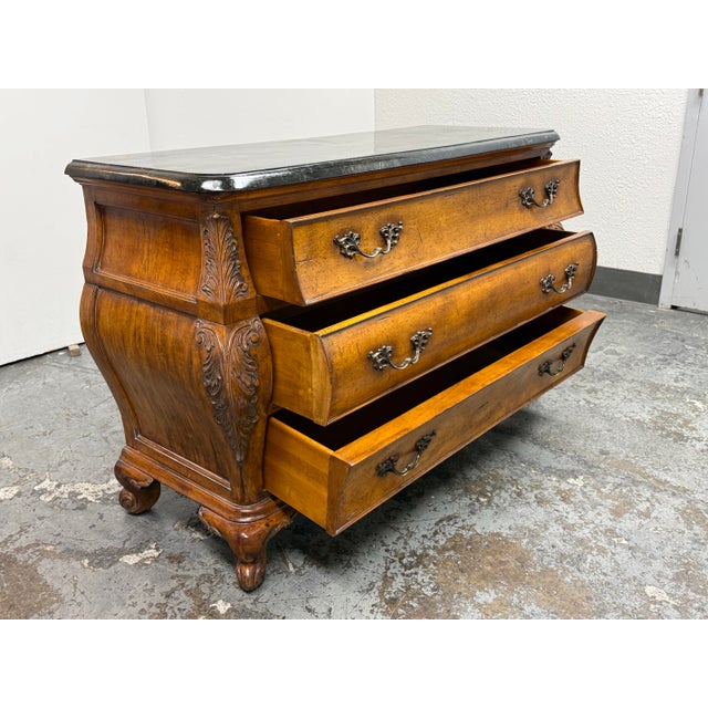 French Provincial Faux Stone Bombe Chest, Late 20th Century For Sale - Image 4 of 12