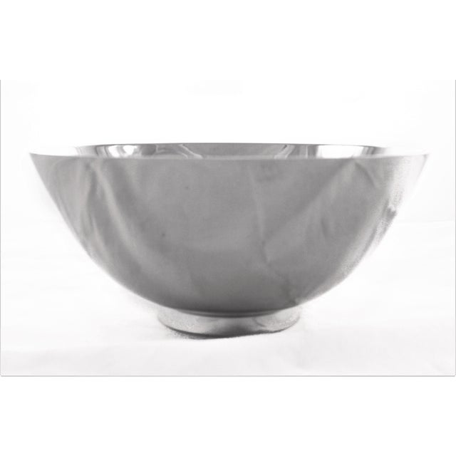 Just a sleek and modern bowl with no decorations. Designed at the height of the midcentury Minimalist movement, this bowl...