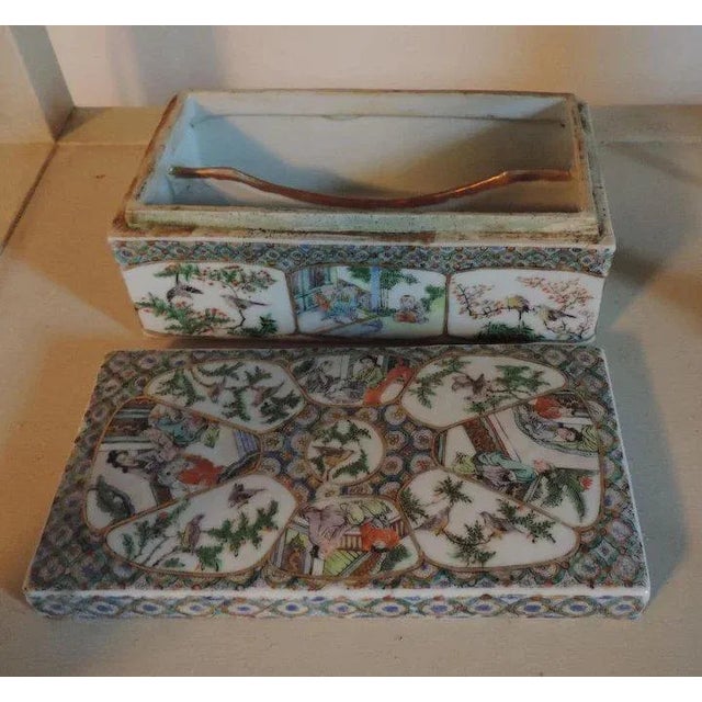 Early 19th Century Chinese Export Famille Rose Mandarin Porcelain Desk Letter Box For Sale In New York - Image 6 of 10