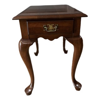 Vintage Pennsylvania House Solid Wood Queen Anne End Table For Sale