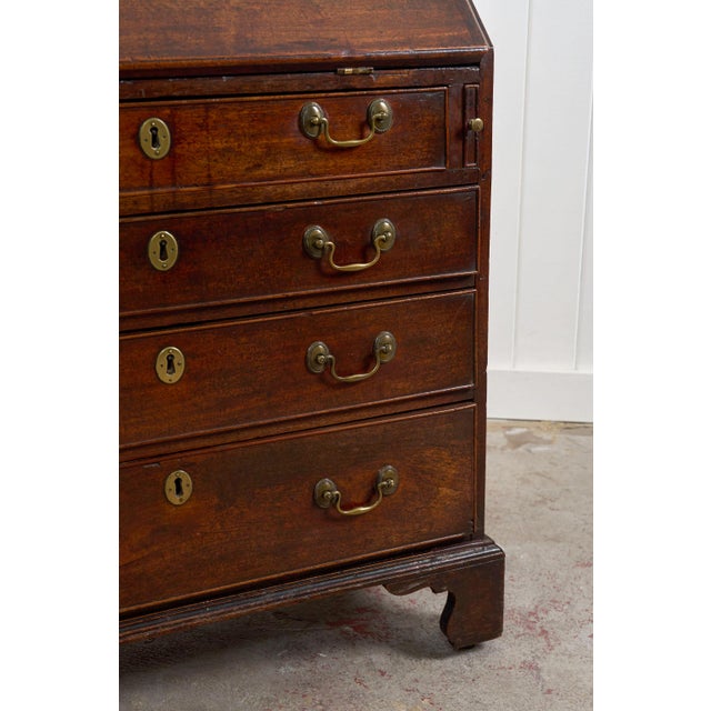 George III Mahogany Bureau (C. 1780) For Sale - Image 13 of 16