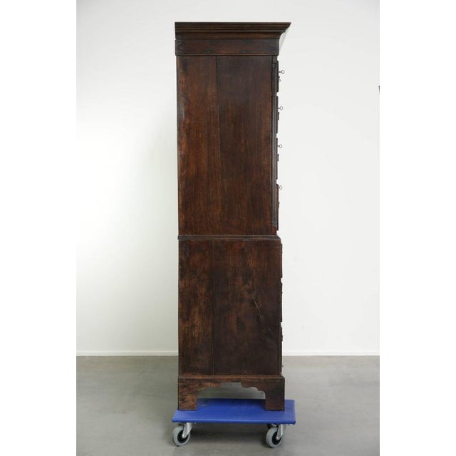Antique English Chest of Drawers in Oak, 1700s For Sale - Image 3 of 15