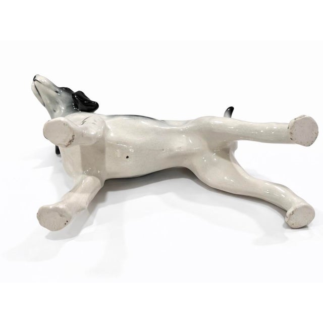 1950s 1950s Mid-Century Ceramic Pointer Dog Figurine – Black & White Crackle Glaze Hunting Dog For Sale - Image 5 of 5