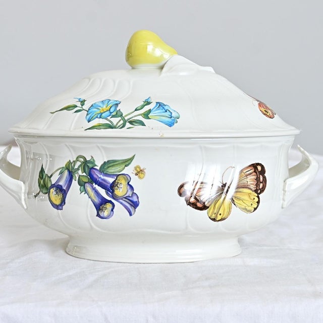 Illustration Vintage 28-Piece Set of Villeroy & Boch Porcelain in Bouquet Pattern For Sale - Image 3 of 15
