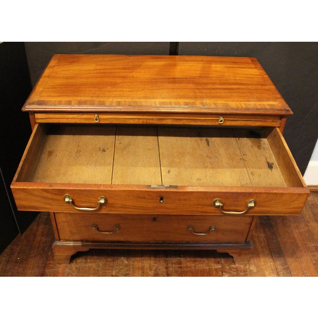 Circa 1770 Likely Scottish George III Bachelor's Chest With Slide For Sale In Raleigh - Image 6 of 14