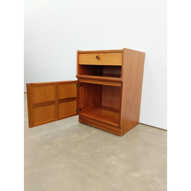 Authentic vintage mid century modern teak nightstand / side table / cabinet / chest. By Nathan Furniture (unmarked). This...