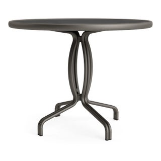 Brown Jordan Kantan Aluminum 36" Round Table, Mica frame For Sale