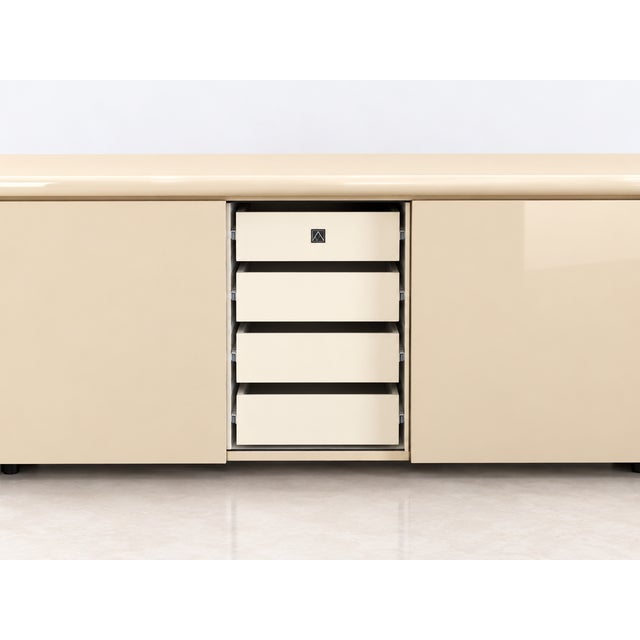 Sheraton Low Sideboard by Giotto Stoppino and Ludovico Acerbis for Acerbis, 1970s For Sale - Image 6 of 9
