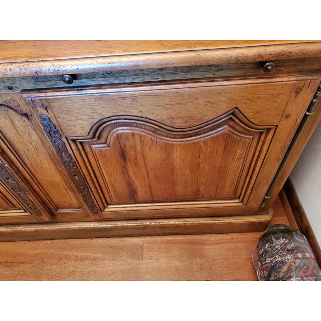 Baker Furniture Company Country French Baker China Cabinet $2430 For Sale - Image 4 of 10