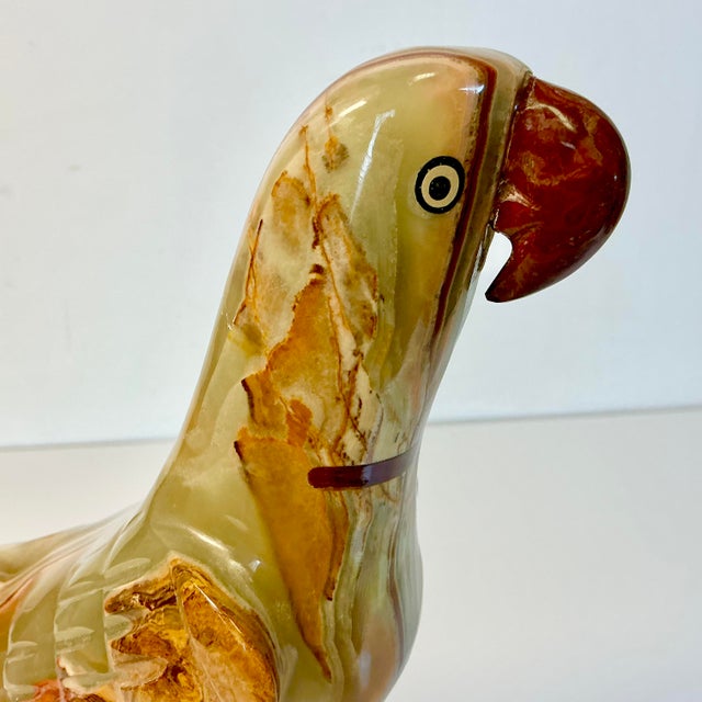 1970s Vintage Mediterranean Italian Coastal Polished Marble Onyx Parrot Sculpture. For Sale - Image 15 of 18