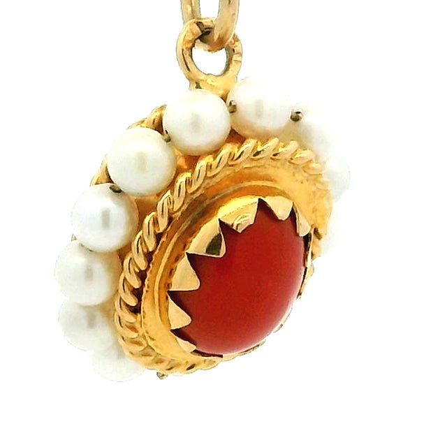 Etruscan Revival Italian Coral and Pearl Pendant in 18k Gold – Torre Del Greco, 1970s For Sale - Image 3 of 12
