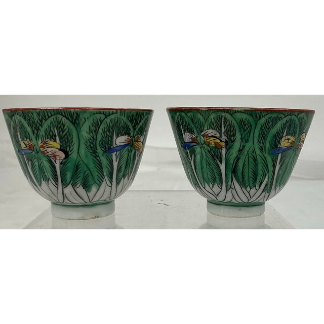 Chinese Pair of Antique Chinese Export Famille Verte “Boc Choy Leaf” Small Cups For Sale - Image 3 of 10