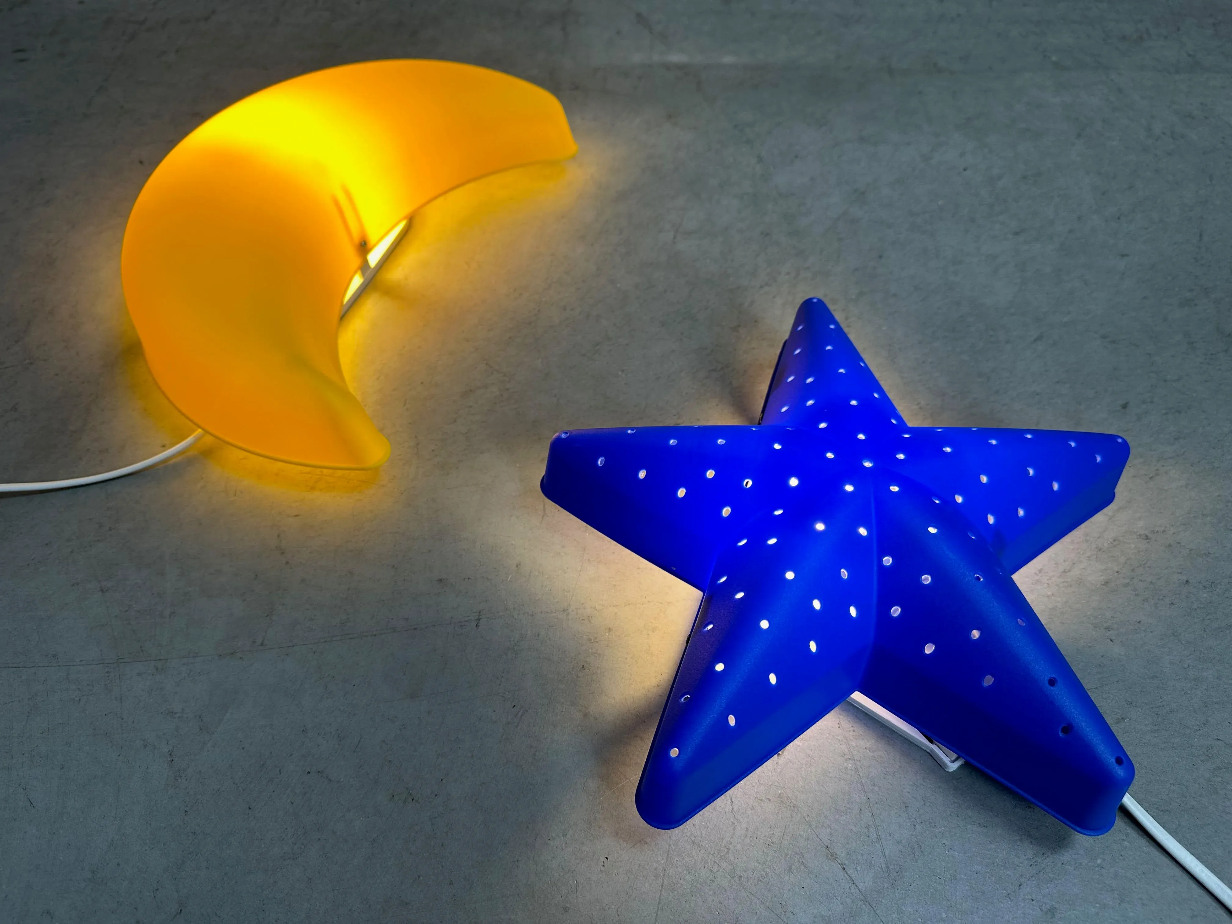 vintage-moon-and-star-wall-