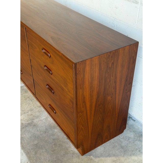 Wood In Style of Jack Cartwright for Founders Furniture Walnut Lowboy 12-Drawer Dresser Mid-Century Modern For Sale - Image 7 of 11