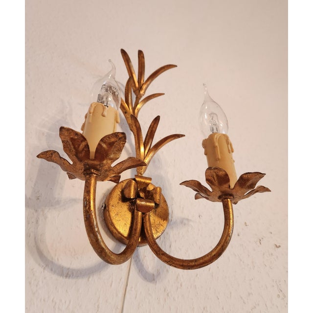 Italian Floral Hand-Forged Gilded Florentine Wall Lamp, 1950s For Sale - Image 4 of 18