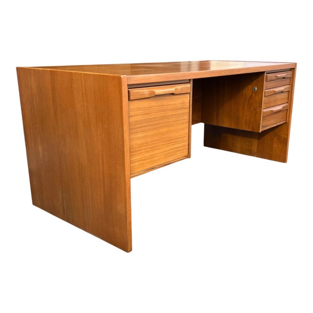 1960s Scandinavian Modern Teak Executive Desk With Floating Pedestal Design For Sale - Image 4 of 17