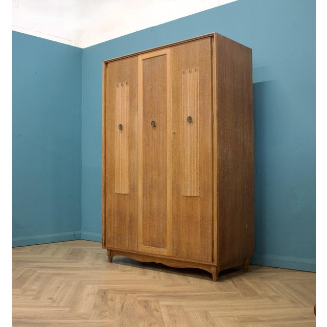 Mid-Century Limed Oak Triple Door Wardrobe, 1950s For Sale - Image 4 of 10