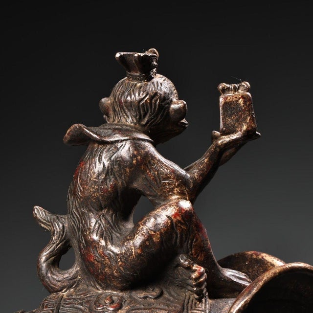 Bronze Late 19th Century Gilt Bronze Monkey on Elephant Statue, 1.5kg For Sale - Image 8 of 8