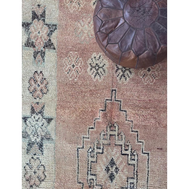 2020s Soft Blush Moroccan Rug - 9.7 X 5.3 Ft For Sale - Image 5 of 6