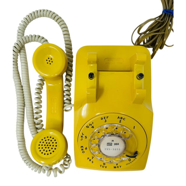 Vintage 1970s Western Electric 500dm Yellow Rotary Phone | Retro Bell System Landline | Mid-Century Modern Decor | Tested & Working For Sale - Image 12 of 14