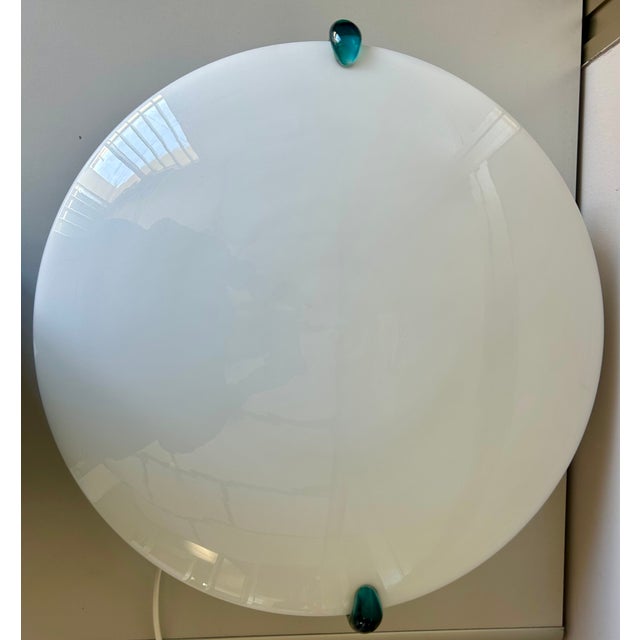 Hand-blown ceiling light in white with petrol green murrisa details, 50 cm diameter. with two E27 bulbs. Up to 250V...