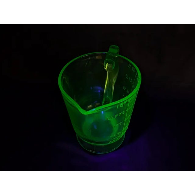 Mid 20th Century Vintage Depression Uranium Glass Footed Measuring Cup For Sale - Image 5 of 14