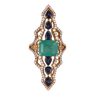 Set in 18k Gold, 3.99 Carats Emerald, Blue Sapphires & Diamonds Cocktail Ring, Us Size 7 For Sale
