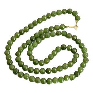 1940s-50s Spinach Jade Bead Necklace For Sale
