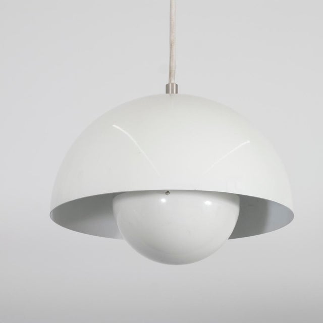White enameled metal space age pendant light For Sale - Image 4 of 8